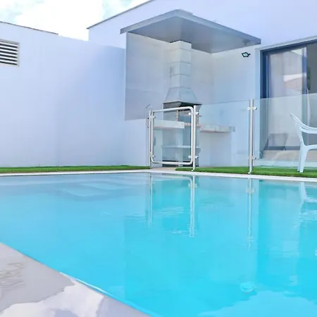 Σπίτι διακοπών Casa Con Piscina De Agua Salada Ii *